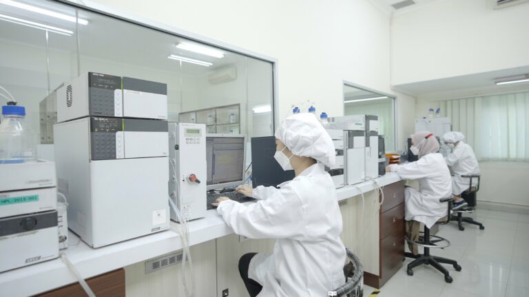 Maklon Skincare MOQ Rendah: Bangun Brand Skincare Modal Terjangkau