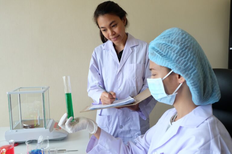 Checklist 10 Poin Sebelum Deal dengan Pabrik Maklon Skincare. Simpan Ini!
